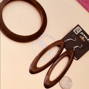 ⭐️Brown “wood” earrings and matching bangle💕